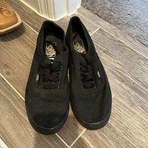 Women’s 8.5 low VANS